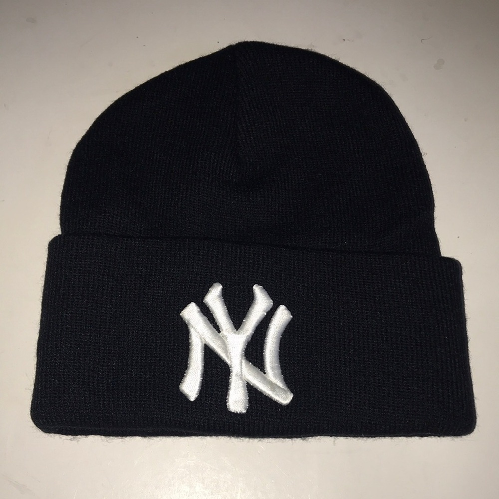 NWOT MLB Yankees Skull Cap
